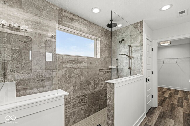 Building Photo - 4852 Havenwood Dr