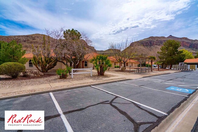 Building Photo - Dog Friendly - 3 Bedroom, 2 Bathroom Prope...