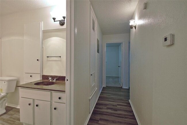 Building Photo - 9303 Quail Field Dr