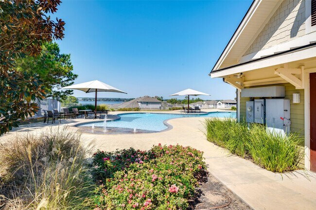 Building Photo - 8470 Coral Cove Pass Ln