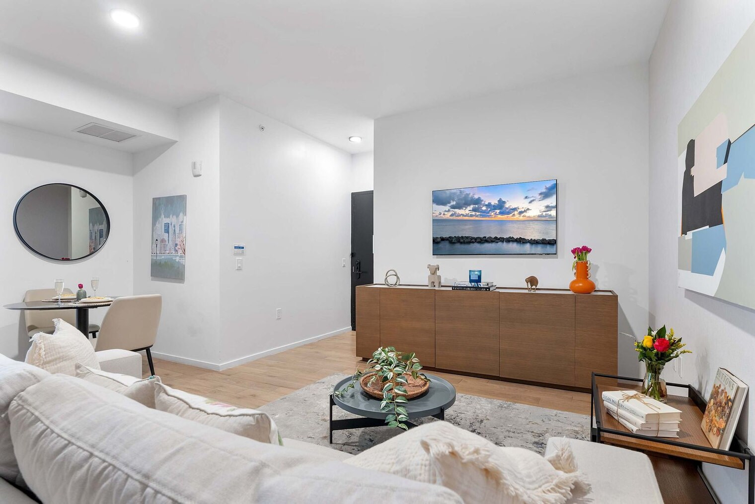 Building Photo - 398 NE 5th St