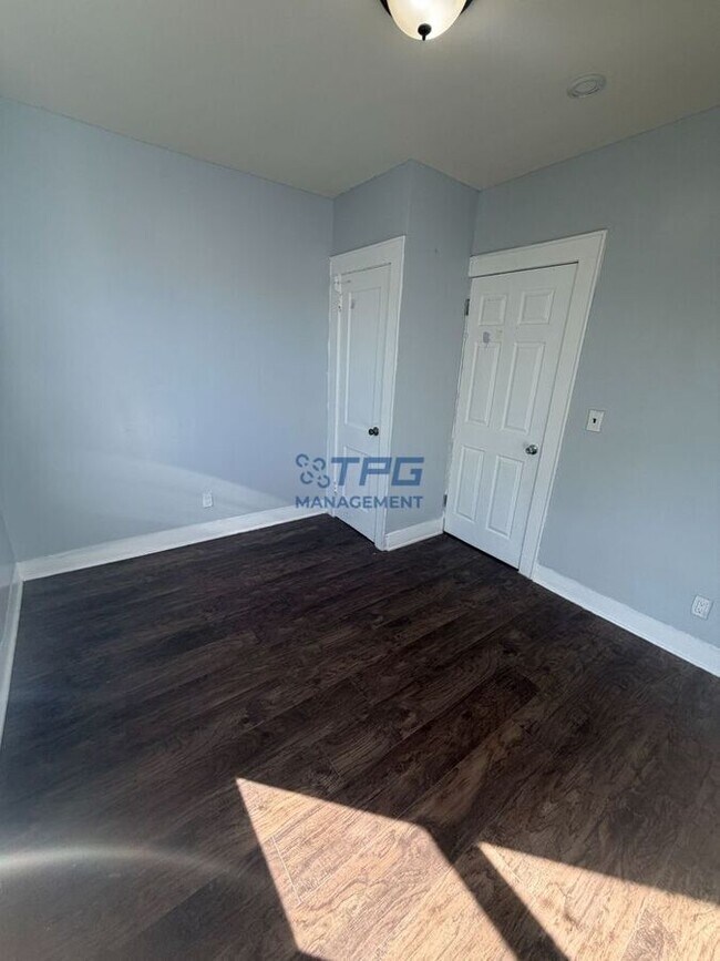 Building Photo - 134 Dewey St