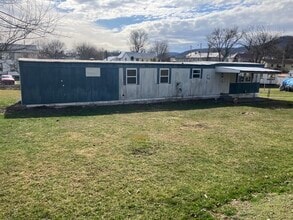 Building Photo - 88 Anita St