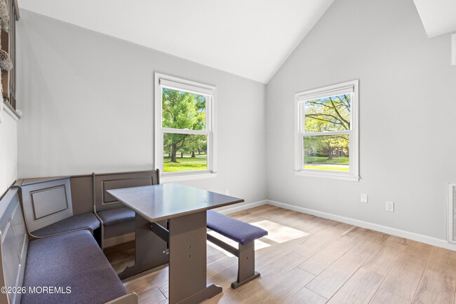 Building Photo - 15 Twain Ct