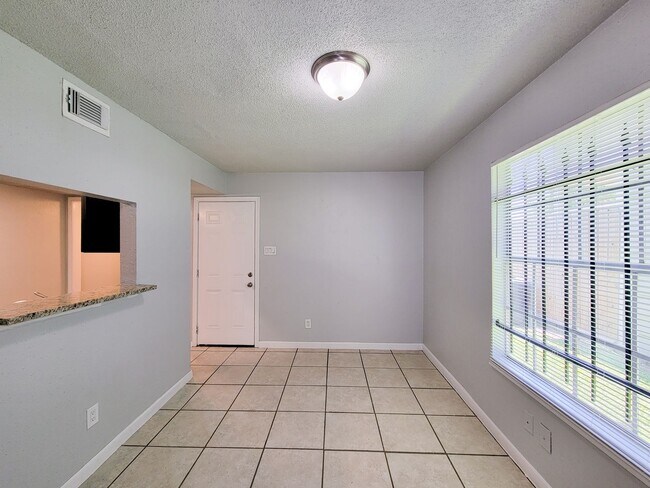 Building Photo - 12330 Ormandy St