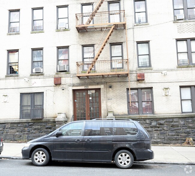 Building Photo - 3212-3216 Decatur Ave