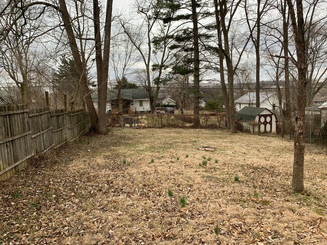 Building Photo - 1 bedroom, 1 bath home - Available August 2026!