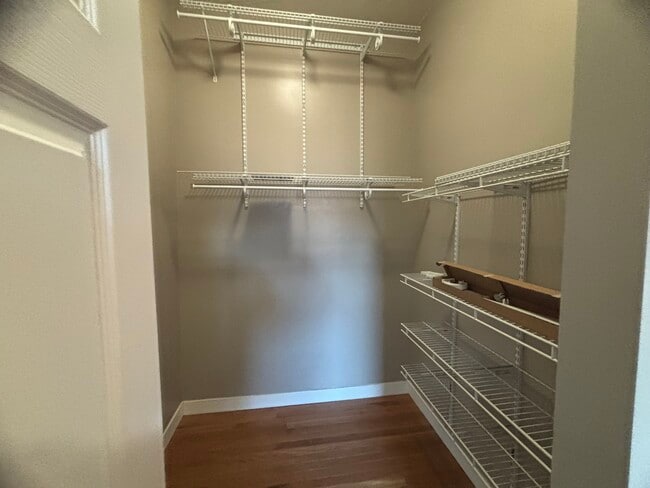 Building Photo - 2120 W Washington Blvd