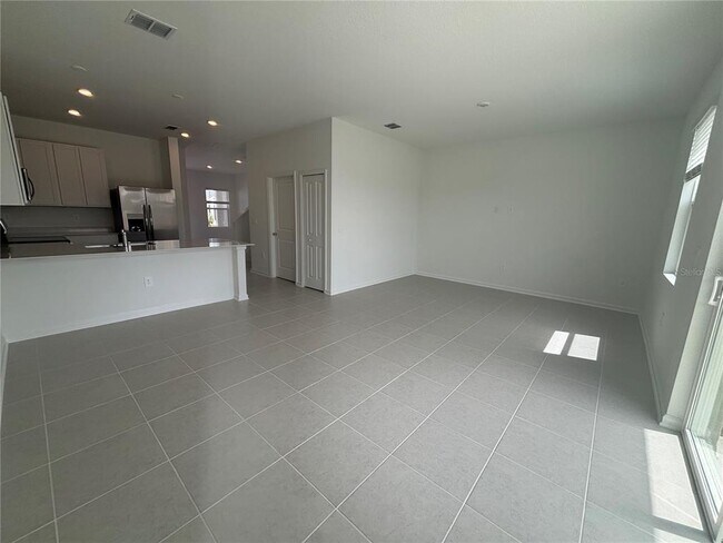 Building Photo - 2664 Skyline Lp