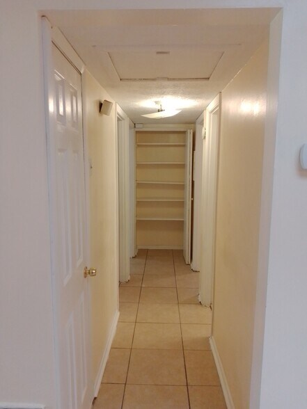 Building Photo - 2537 Chris Ct