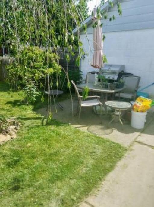 Building Photo - 270 Bates St