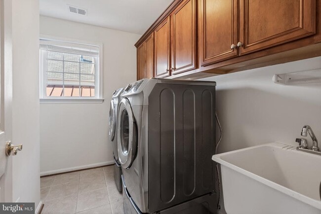 Building Photo - 41980 Ural Dr