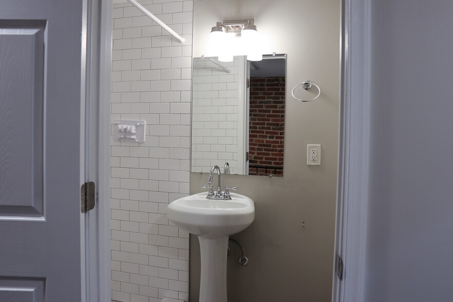 Building Photo - 1036 Patapsco St