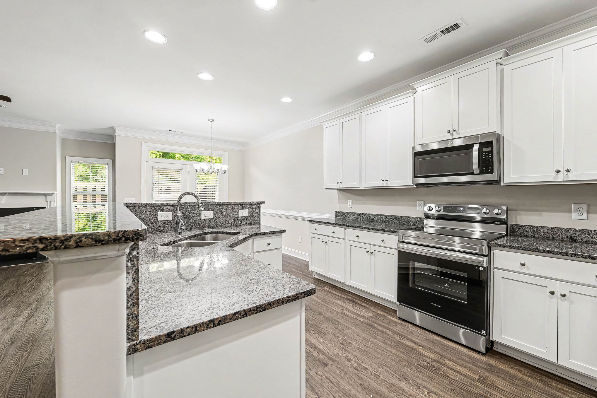 Building Photo - 846 Silver Leaf Dr