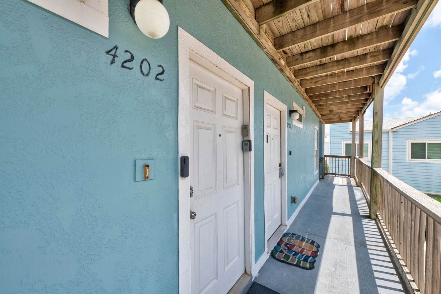 Building Photo - 15010 Leeward Dr
