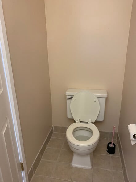 Bathroom #2 - 2 Parkside Ct