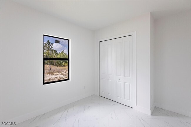 Building Photo - 2502 East 10th Street