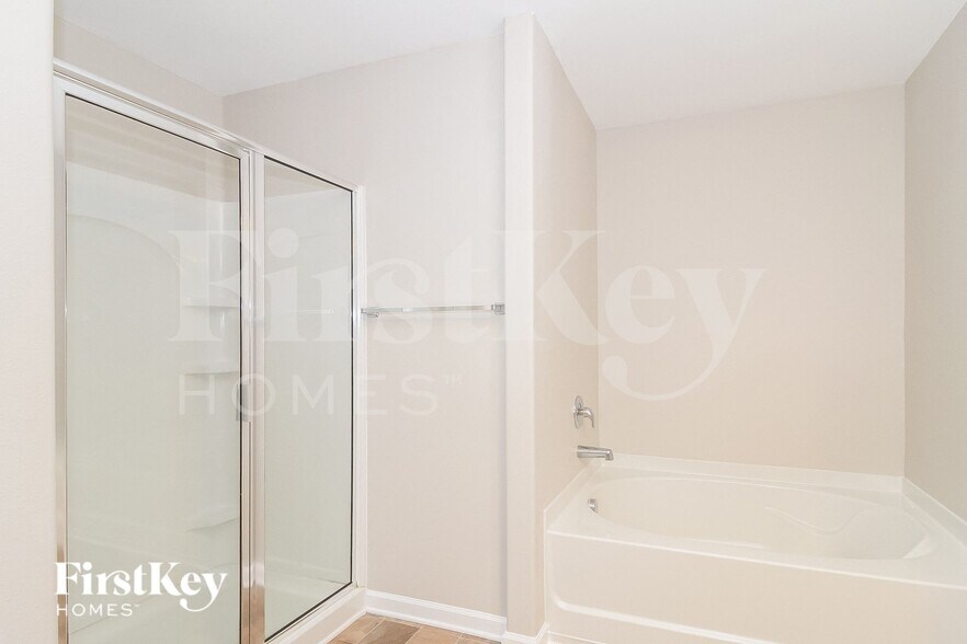 Building Photo - 274 Kendall Dr