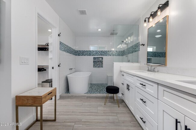 Building Photo - 11401 N 45th Pl