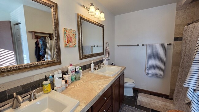 Building Photo - Fantastic 4BR, 3.5BA! Deck, FP, great yard, location!! (Regal)