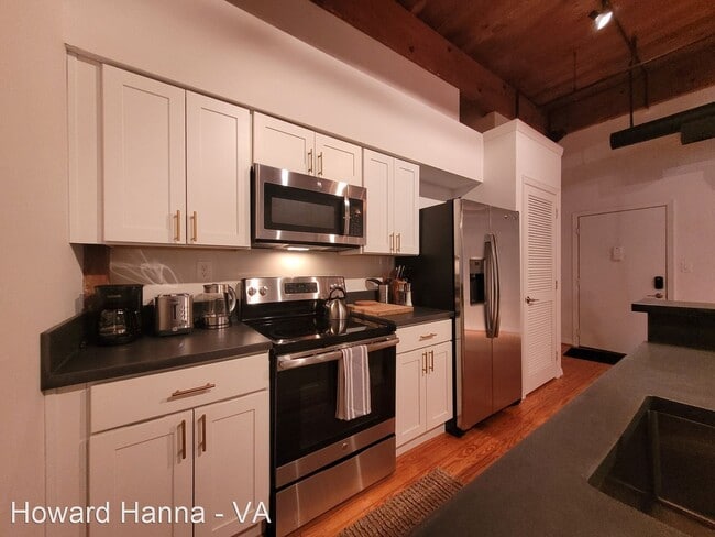 Building Photo - 1 br, 1 bath House - 230 W. Tazewell Stree...