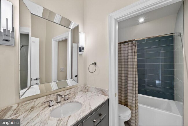 Building Photo - 4964 Eskridge Terrace NW