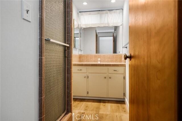 Building Photo - 243 N Grand St