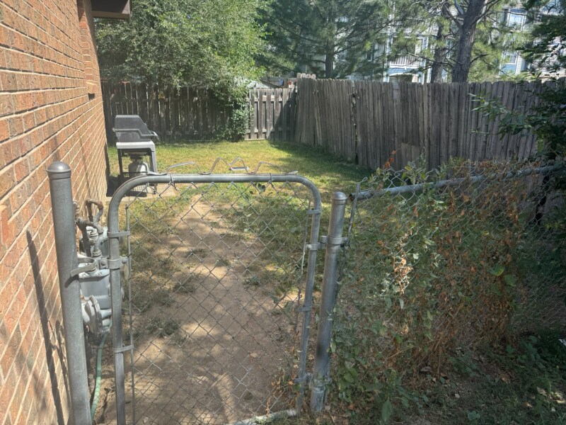 Building Photo - 6 Cedar Ct