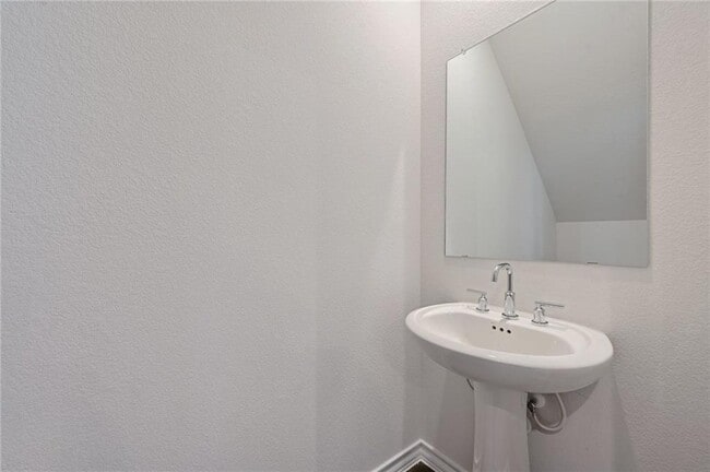 Building Photo - 806 Pepperbark Loop