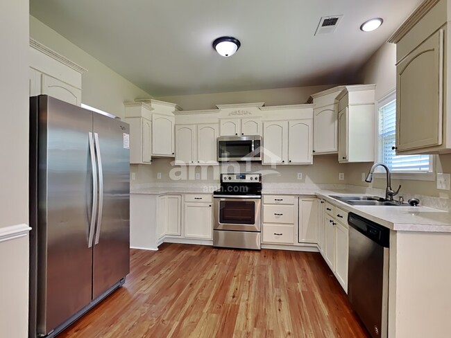 Building Photo - 180 Cotillion Crescent
