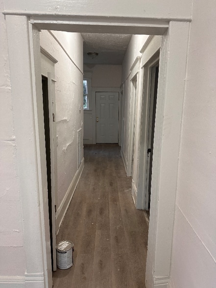 Building Photo - 7 Myrtle St SW