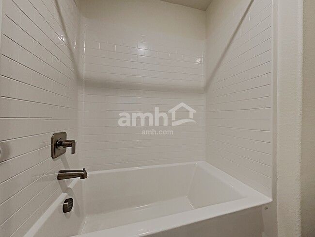 Building Photo - 9573 E Harkes Dr