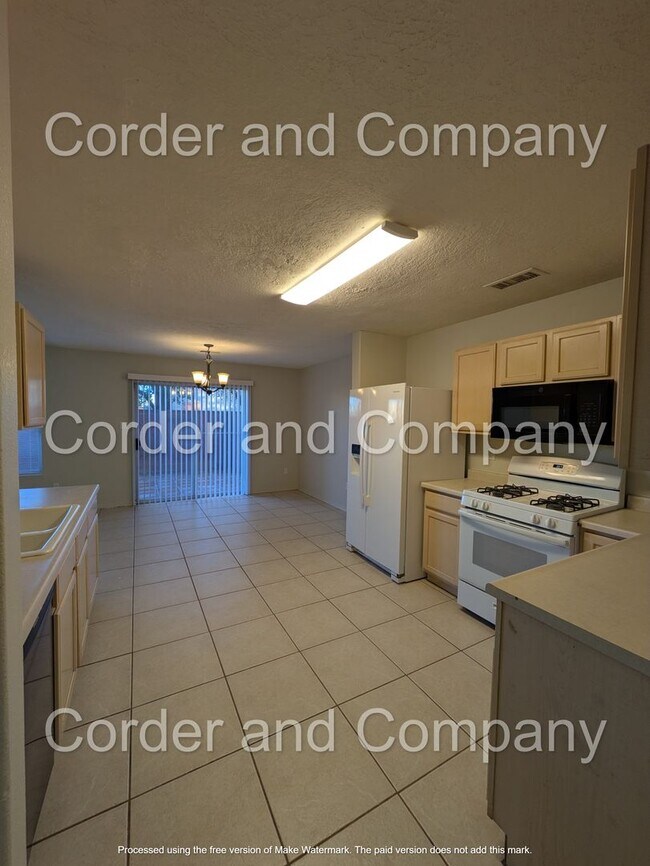 Building Photo - Beautiful & Cozy 3 Bedroom 2.5 Bathroom 1,760 Sq.Ft 2 Story Townhome