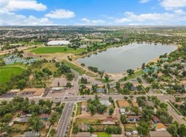Building Photo - Historic Hillside 2 Bedroom 2 Bathroom
