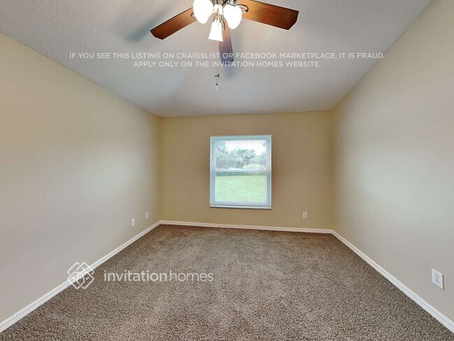 Building Photo - 5816 33rd Dr E