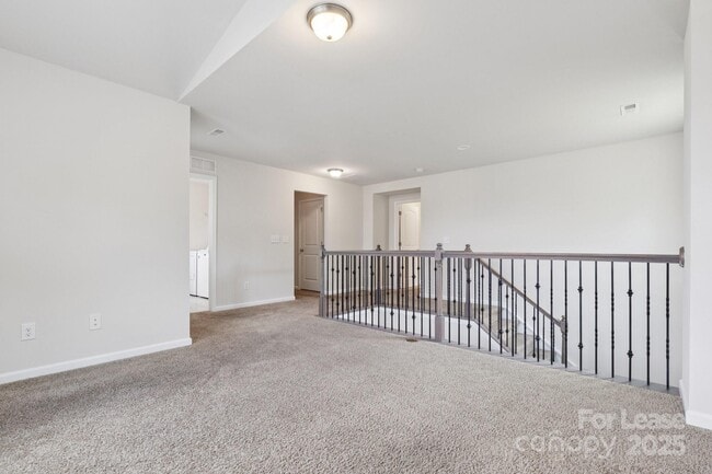 Building Photo - 17121 Carolina Pine Row