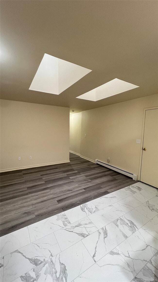 Building Photo - 27 E Main St