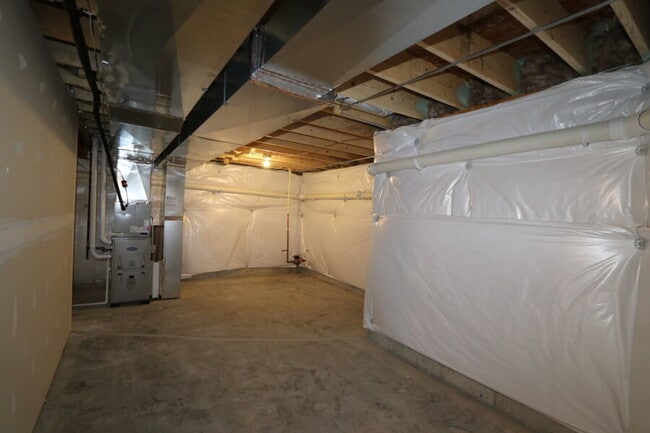 Building Photo - 608 Henry Ln