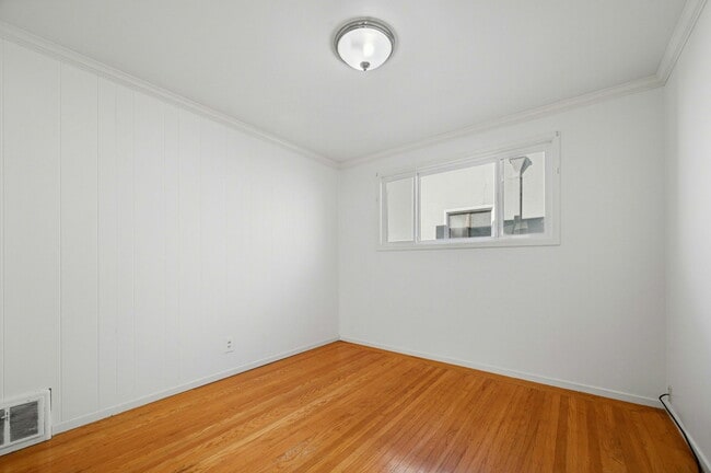 Building Photo - 72 Huntington Dr