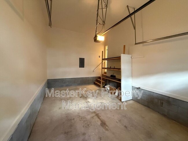 Building Photo - 5420 Goldenglow Way