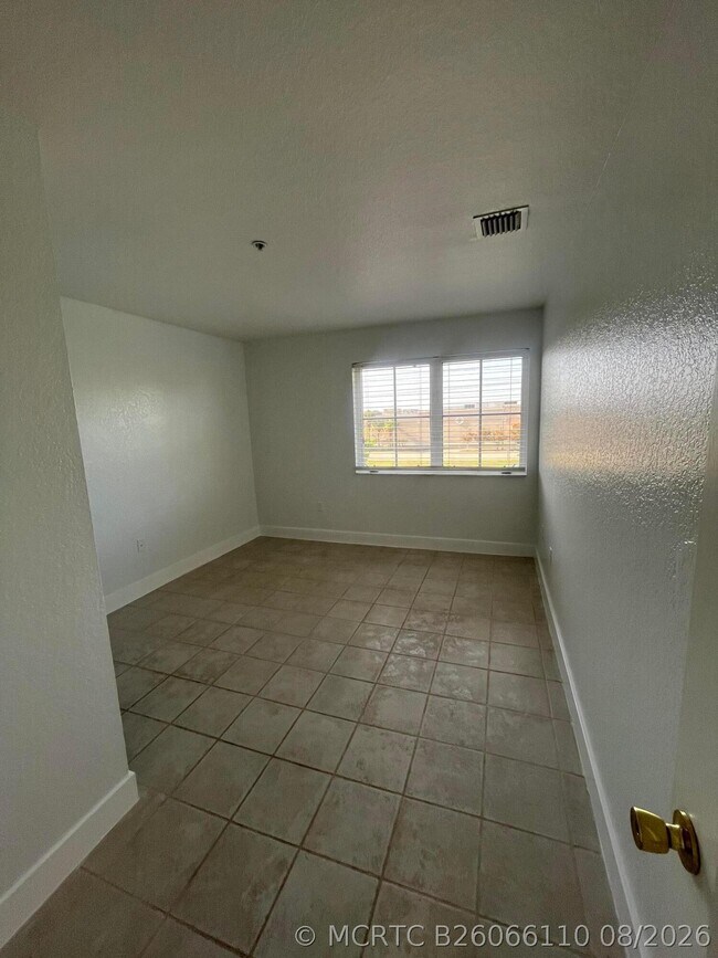 Building Photo - 2137 Shoma Dr