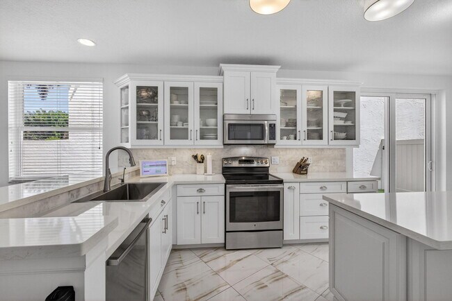 Building Photo - 2114 Chagall Cir