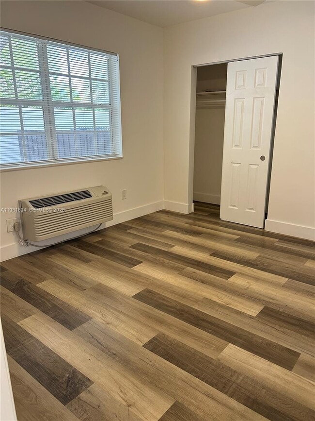 Building Photo - 571 NE 67th St