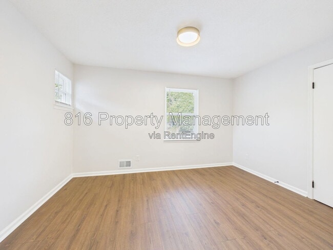 Building Photo - 7030 Ewing Ave