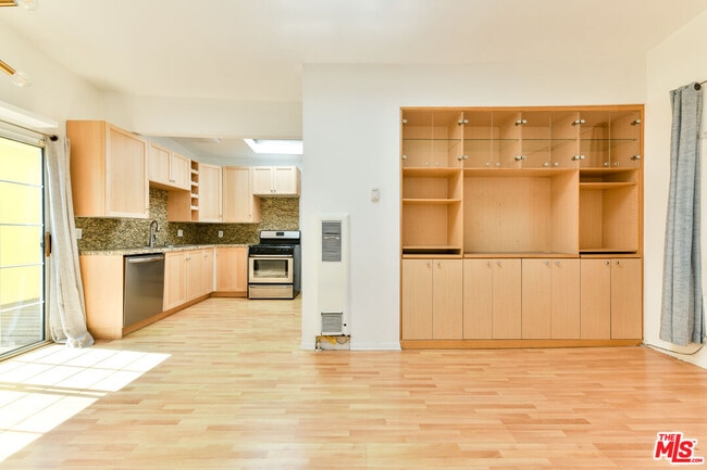 Building Photo - 420 Altair Pl