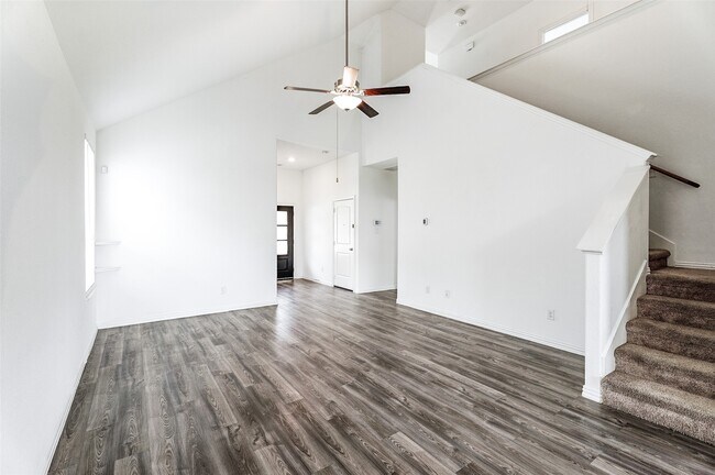 Building Photo - 9011 Beacon Mill Dr