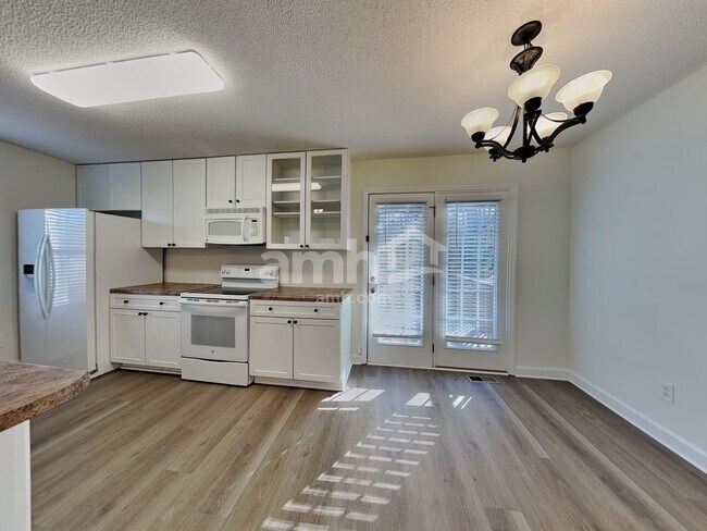 Building Photo - 5420 Springhouse Farm Rd