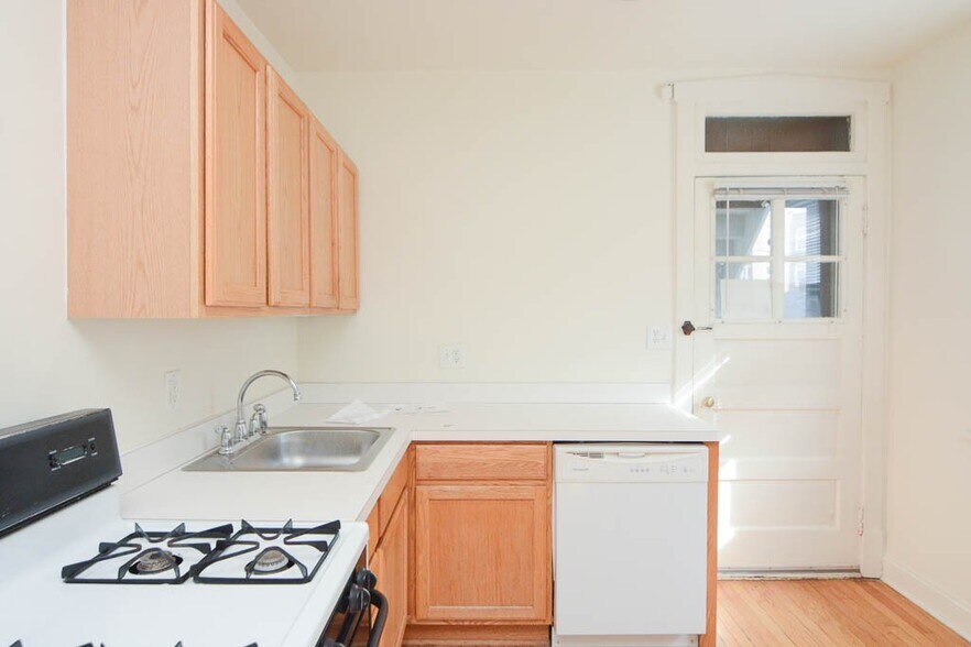 Building Photo - 4325 N Francisco Ave
