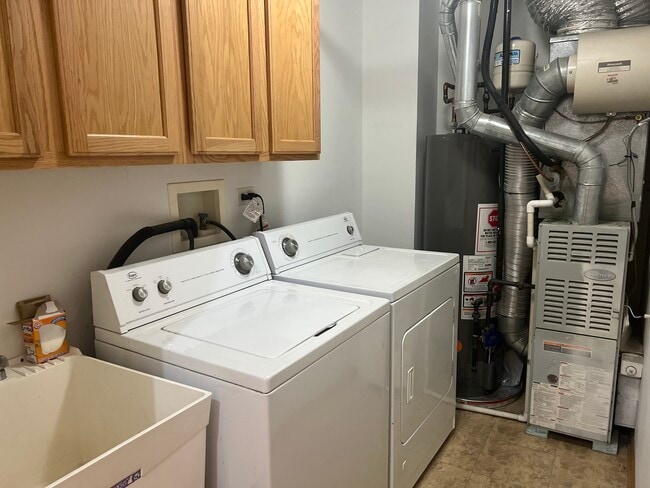 Building Photo - 11110 E Cove Cir