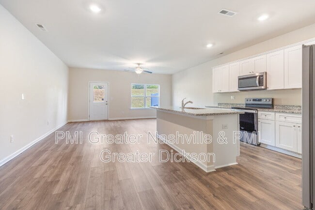 Building Photo - 305 Masters Way
